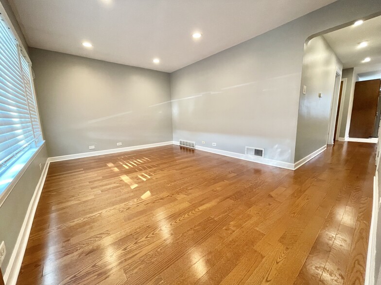 Building Photo - 5755 S Meade Ave