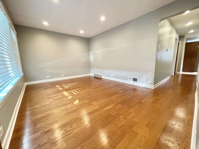 Building Photo - 5755 S Meade Ave