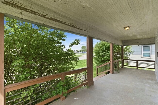 Building Photo - 3 Bedroom | 2 Bathroom | Springfield MO