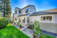 Building Photo - Attractive 3bd/2.5ba Townhouse in Sonoma Greens!