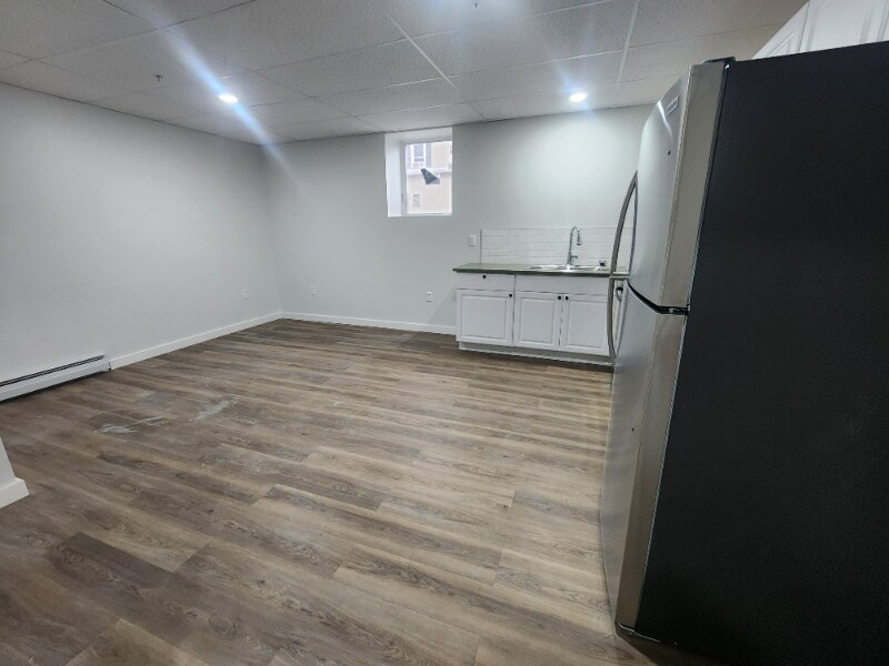 Building Photo - 151 S Main St