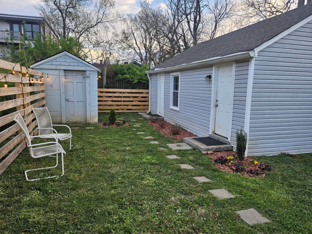 Building Photo - 112 Lucile St