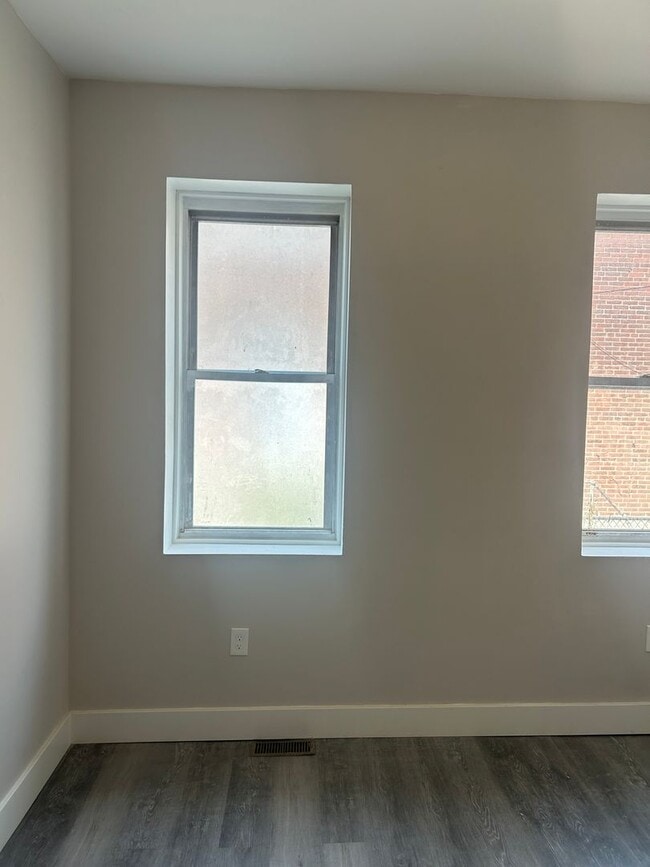 Building Photo - 2Br apartment in (duplex) 1st floor