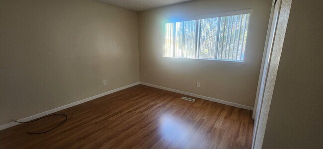 Building Photo - 8132001/37