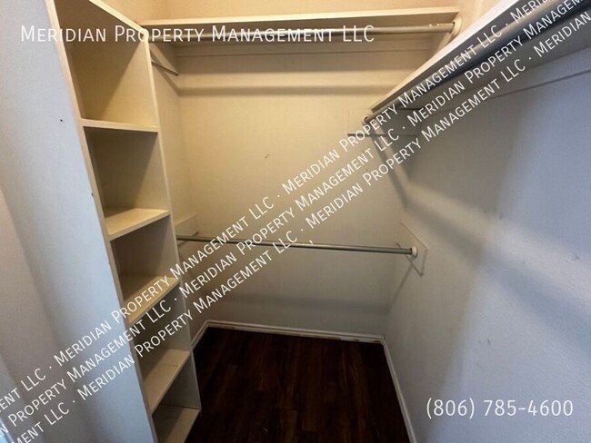 Building Photo - 533 N. Clinton-