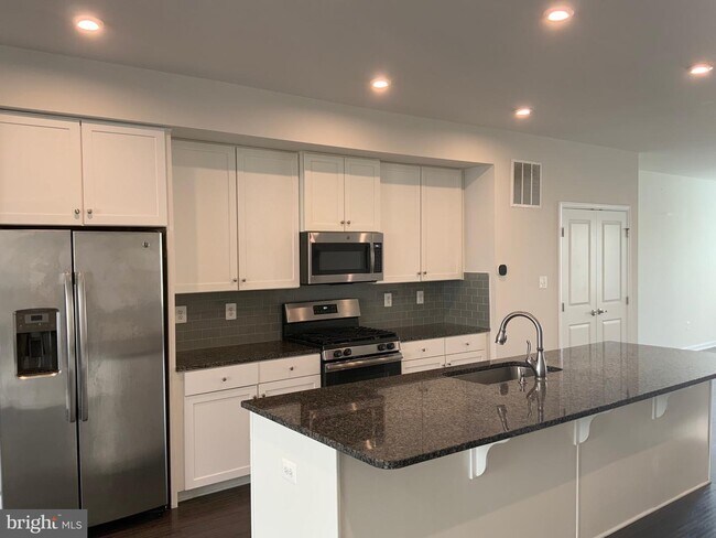 Building Photo - 13713 Little Seneca Pkwy