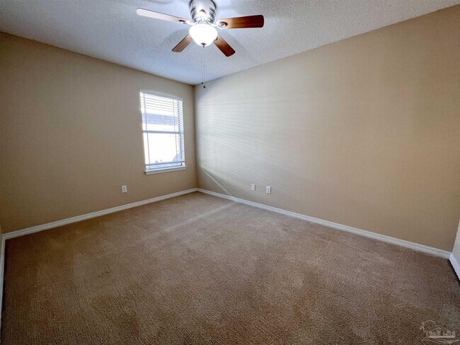 Building Photo - 702 Mozingo Ln