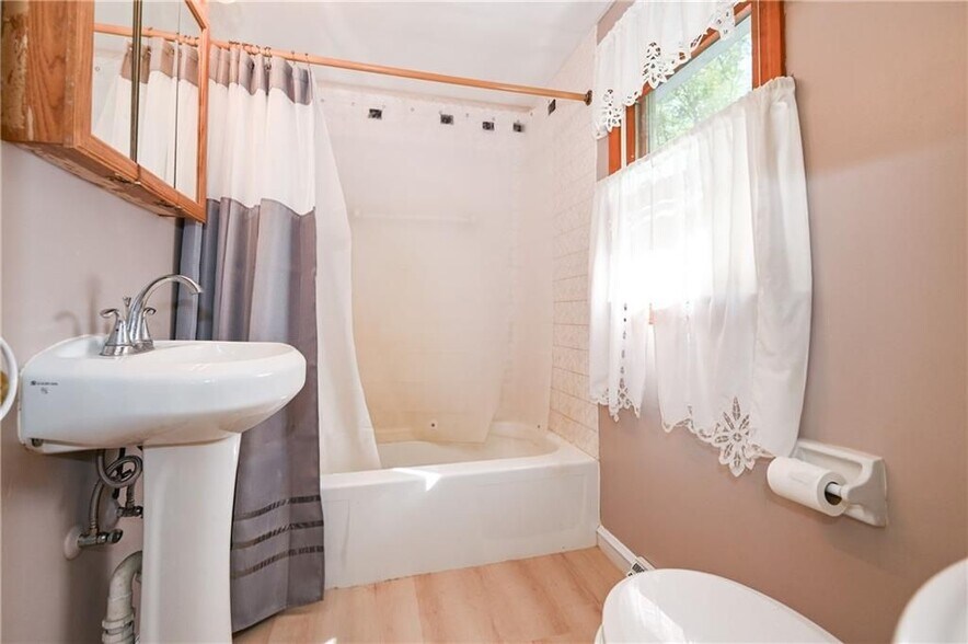 Building Photo - 22 Gleaner Chapel Rd