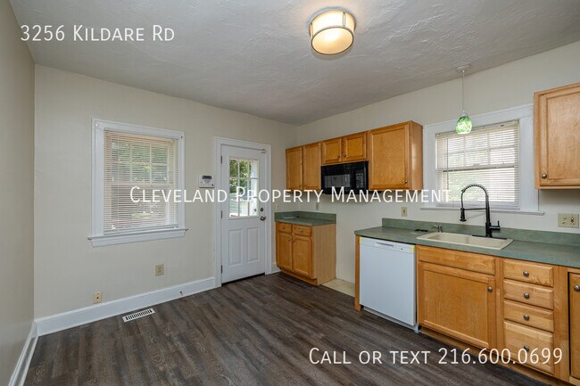 Building Photo - 3256 Kildare Rd