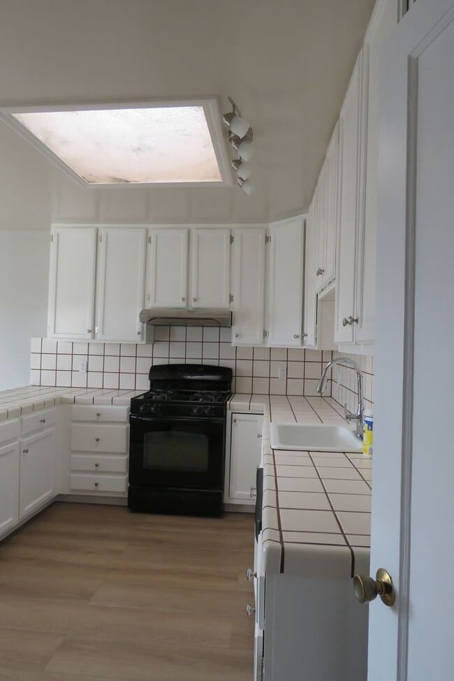 Building Photo - 489 Monterey