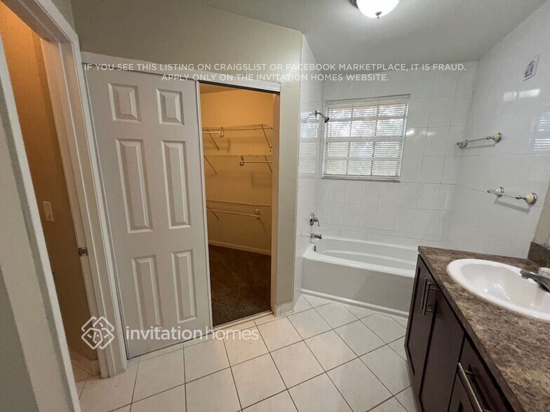 Building Photo - 3715 NW 107th Terrace