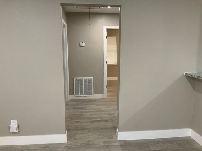 Building Photo - 231 Acker St