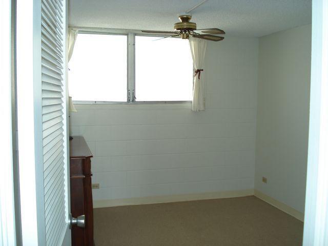 Building Photo - 2211 Ala Wai Blvd