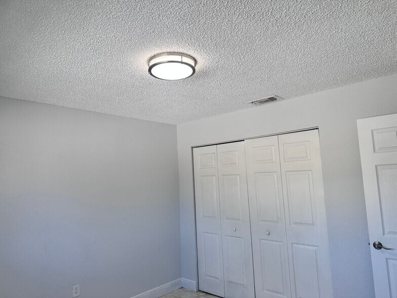 Building Photo - 410 NW 33rd St