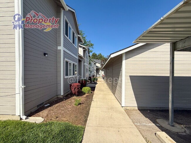 Building Photo - 5651 W Dorian Ln