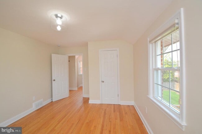 Building Photo - 2441 N McKinley St