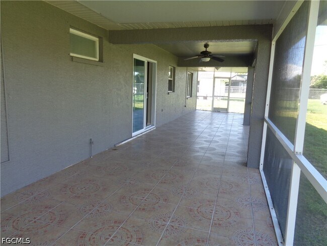 Building Photo - 3521 Santa Barbara Blvd S