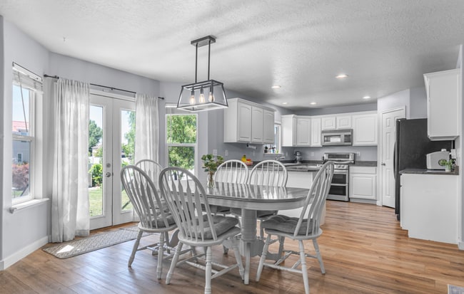 Building Photo - Beautiful 5-Bedroom Home in Lehi