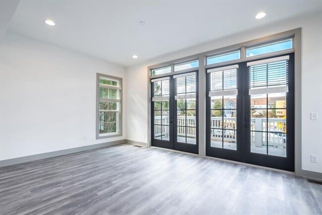 Building Photo - 42 Becker Pl NW