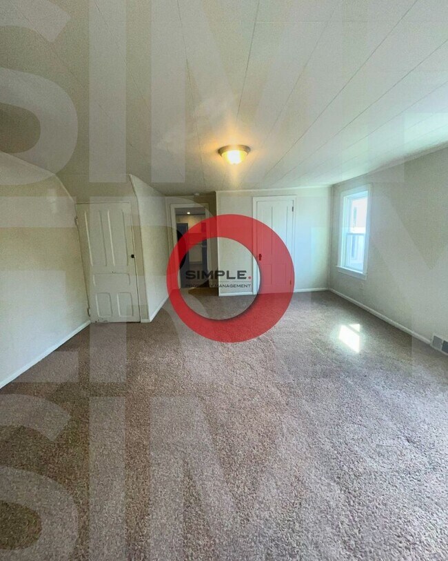 Building Photo - 392 N Charlotte St