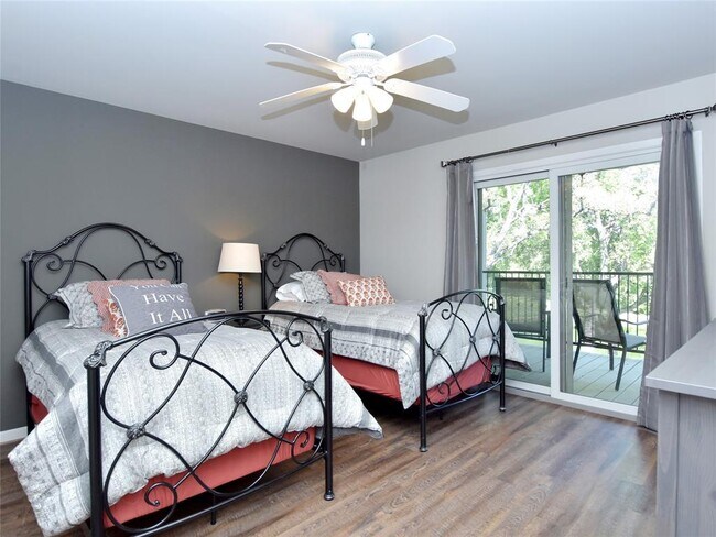 Building Photo - 222 Lido St