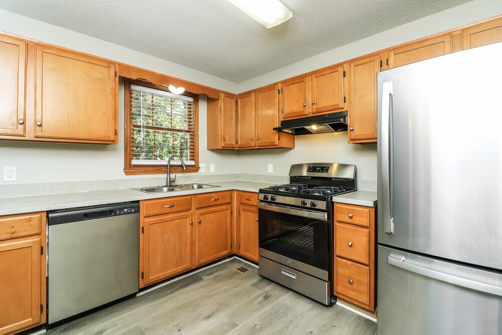 Building Photo - 222 Cove Rd