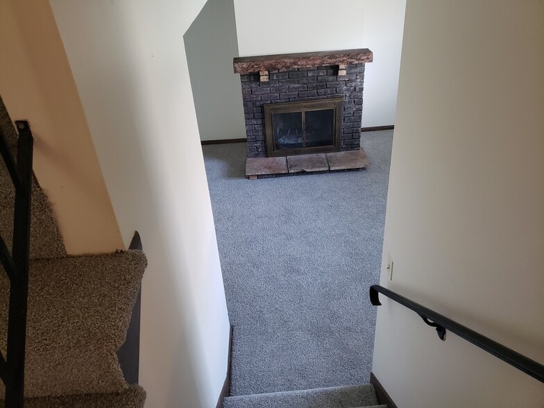 Building Photo - 7949 France Ave N