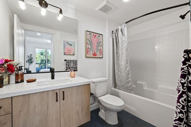 Building Photo - Unit Type: E1 | 1 Bed | 1 Bath