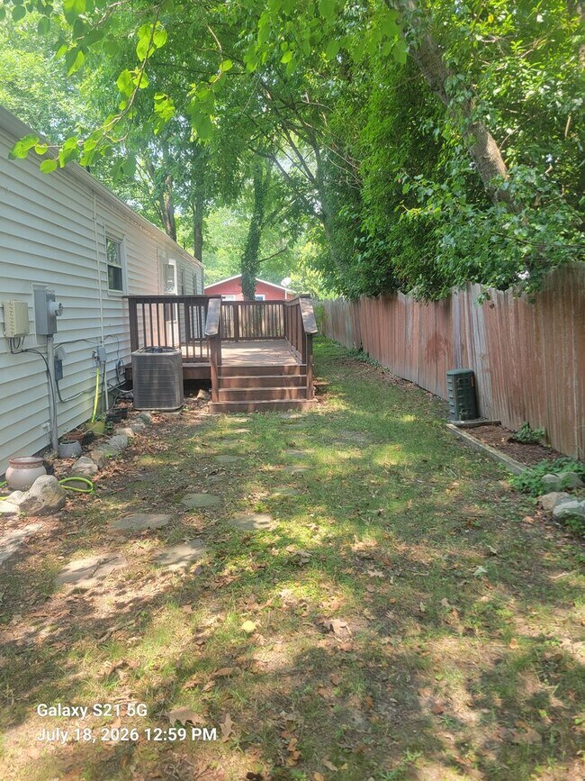 Building Photo - 512 S Kings Point Rd