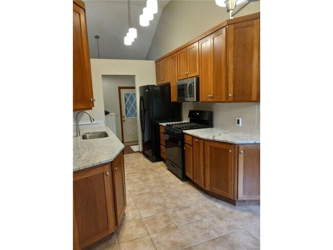 Building Photo - 8344 Parrish Ave NE