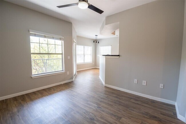 Building Photo - 2320 Gracy Farms Ln