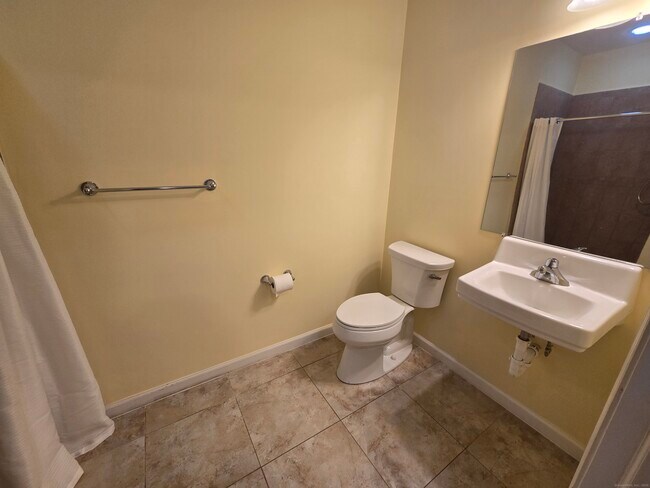 Building Photo - 21 Old Oak Dr