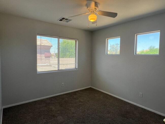 Building Photo - 11383 W Mountain View Dr