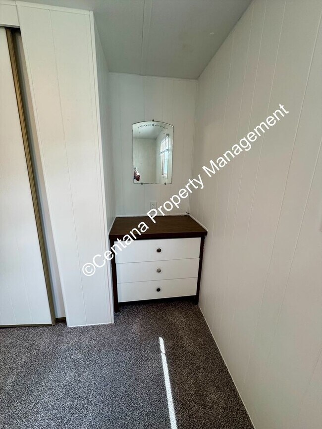 Building Photo - 2 bedroom in the Cobban Courts!