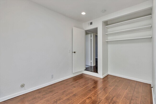Building Photo - Sunnyvale Gem with Sleek Finishes & Though...
