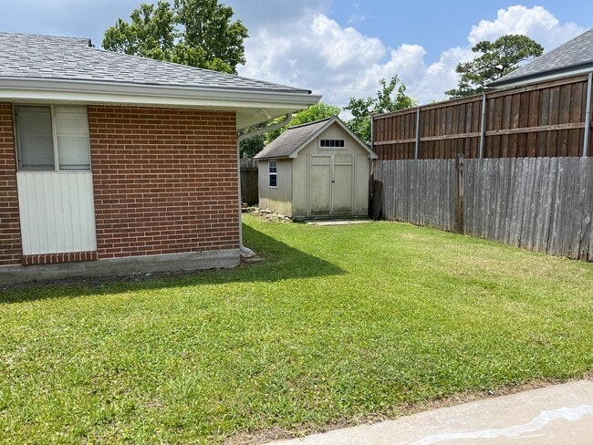Building Photo - 1316 Nursery Pl