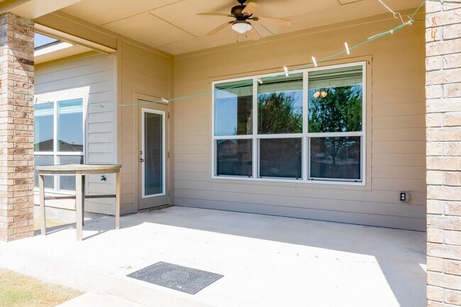 Building Photo - 7431 Amber Meadow Loop