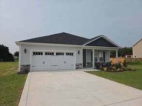 Building Photo - 104 Hudson Vlg Dr