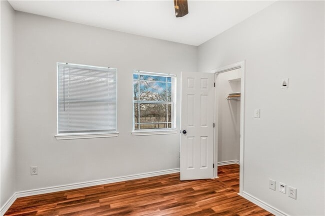 Building Photo - 3933 John Sharp Pkwy