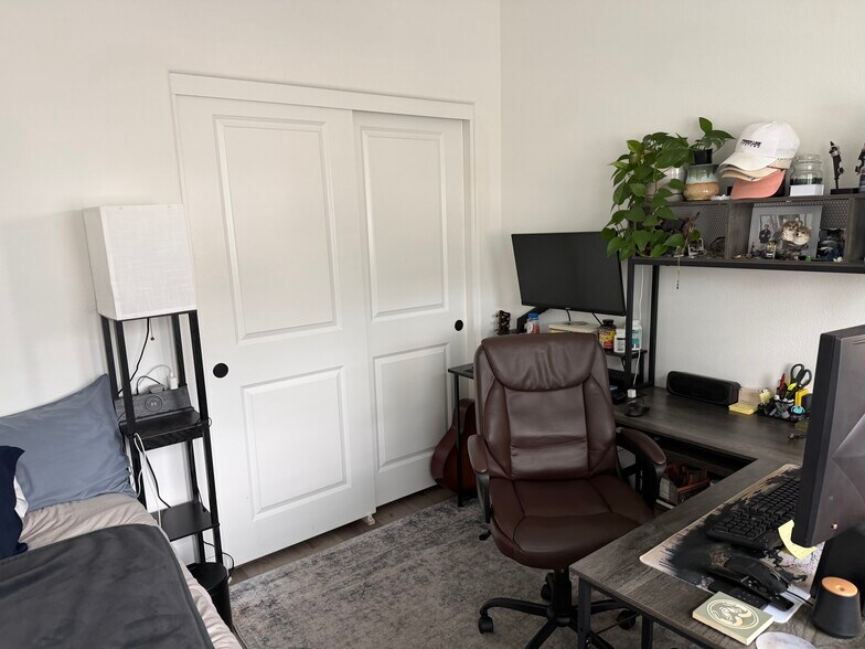 Building Photo - 8144 Rose Quartz Cir
