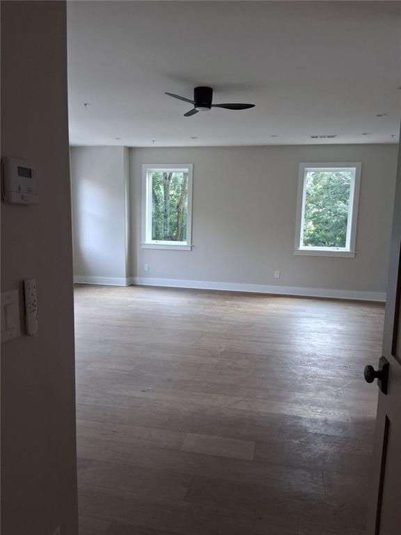 Building Photo - 3525 Kingsboro Rd NE