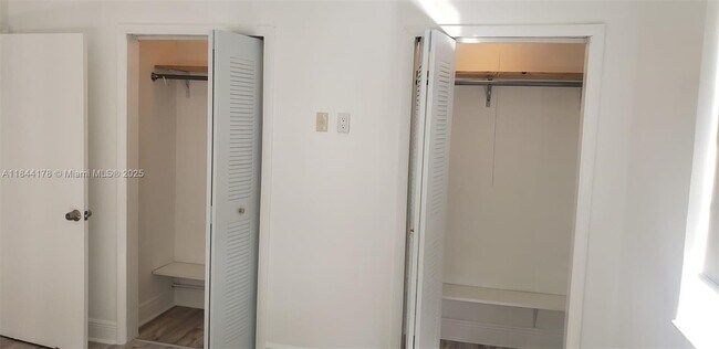 Building Photo - 8430 Harding Ave