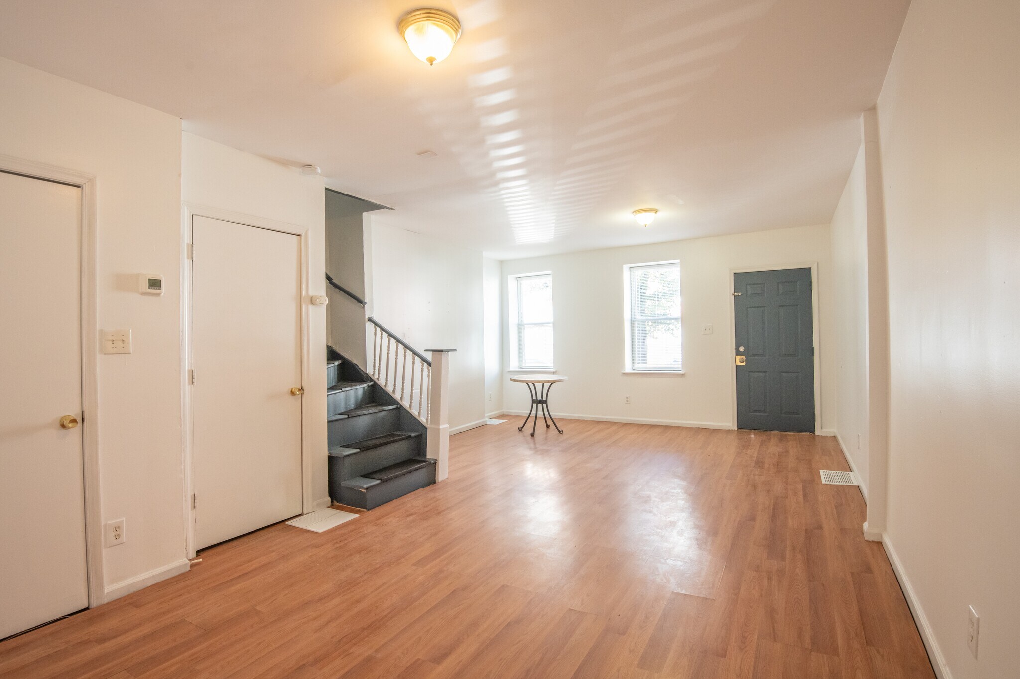 Building Photo - 506 Cherry St