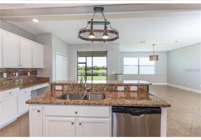 Building Photo - 6914 Quiet Creek Dr