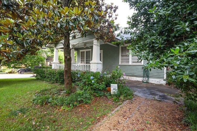 Building Photo - Charming 1920's Bungalow w/ Modern Upgrade...