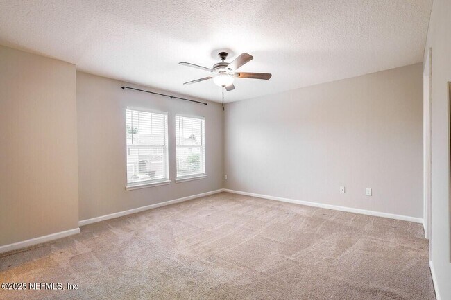Building Photo - 1500 Calming Water Dr