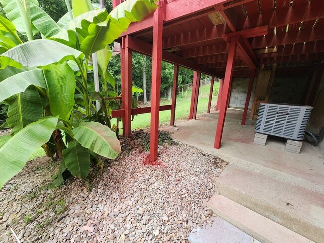 Building Photo - 3 Bedroom, 2 Bathroom Home