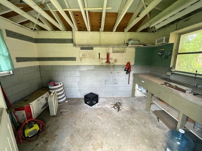 Building Photo - Fully Furnished 3BR/2BA Home in Dunnellon ...