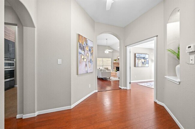 Building Photo - 905 Hunter's Creek Dr