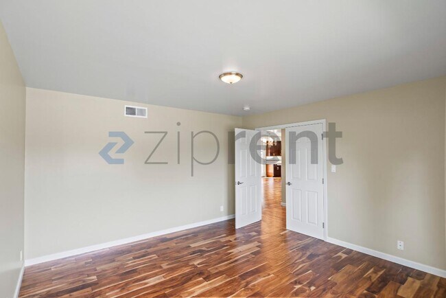 Building Photo - 1674 Noreen Dr